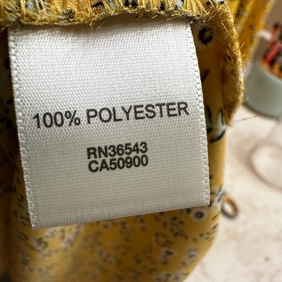 Van Heusen blouse , Size SP - Picture 6 of 6